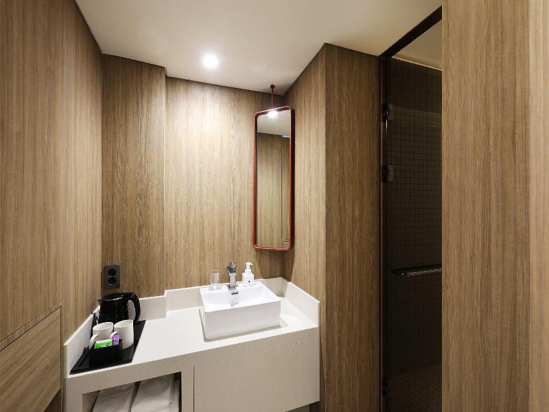 Seoul Inn Hotel By The Designers image