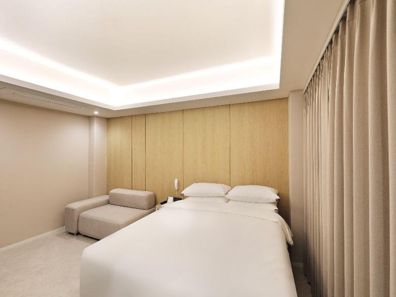 Seoul Inn Hotel By The Designers image