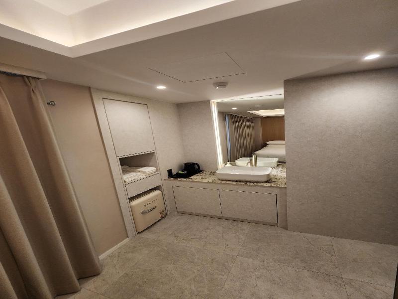 Seoul Inn Hotel By The Designers image