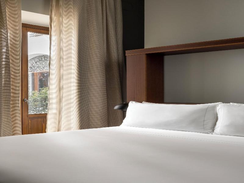 Mercer Residences Sevilla image
