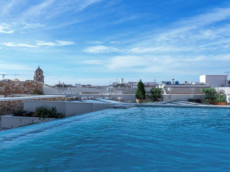 Hotel Well And Come Malaga image