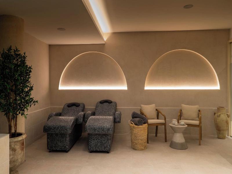 Hotel Well And Come Malaga image