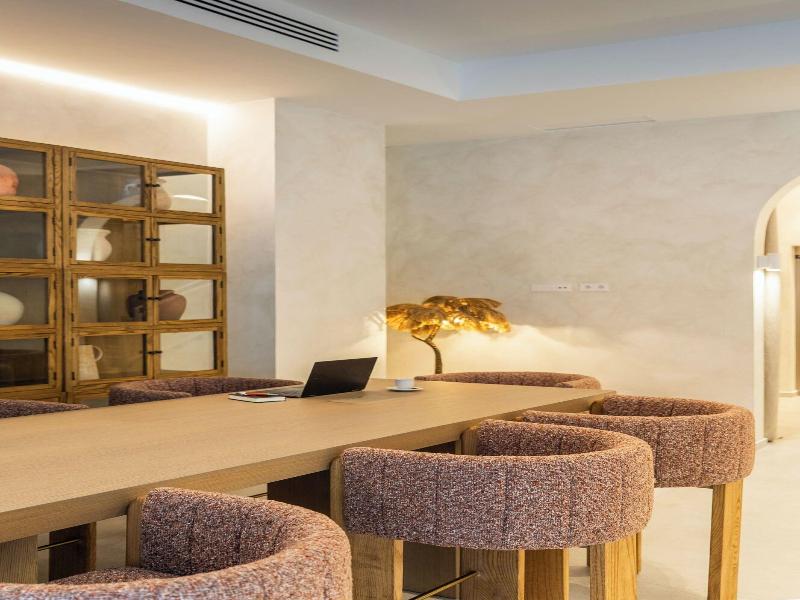 Hotel Well And Come Malaga image