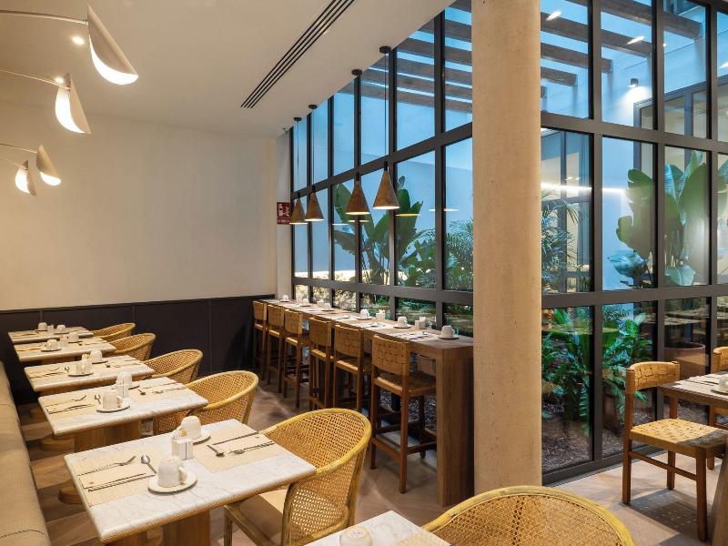 Hotel Well And Come Malaga image