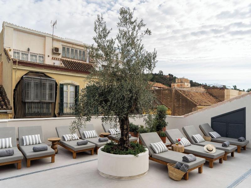 Hotel Well And Come Malaga image