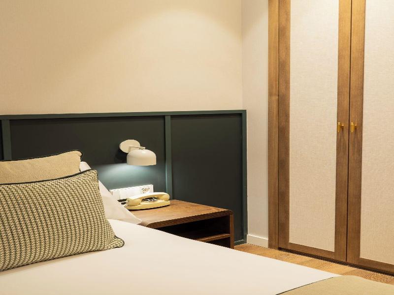 Hotel Well And Come Malaga image