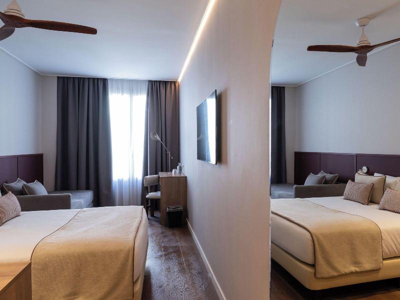 Hotel Well And Come Malaga image
