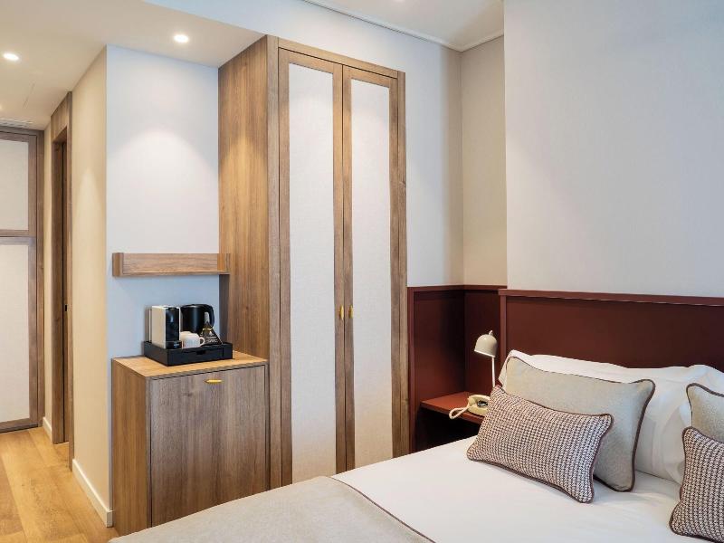Hotel Well And Come Malaga image