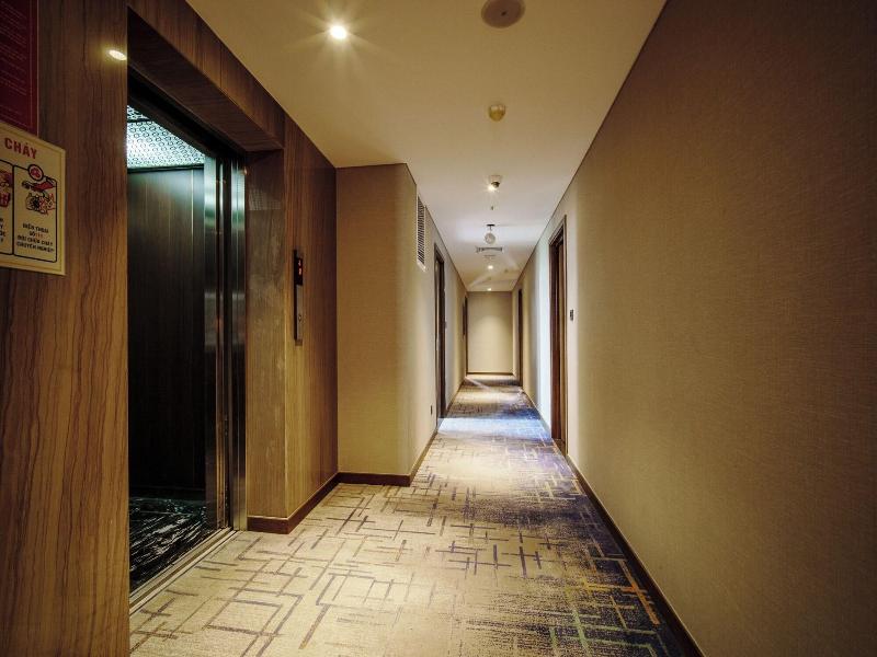 Nhat Ha Lavish Hotel image