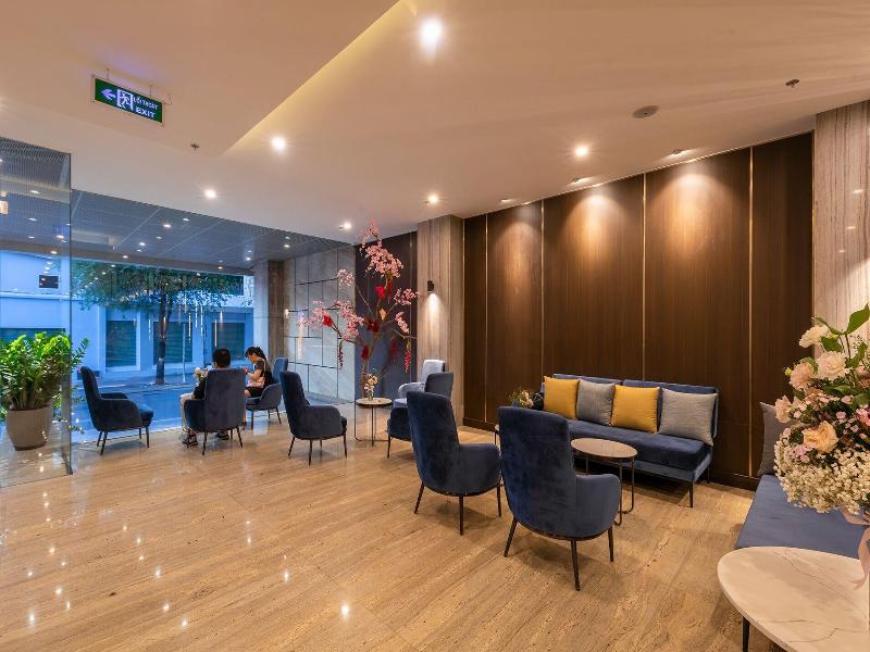 Nhat Ha Lavish Hotel image