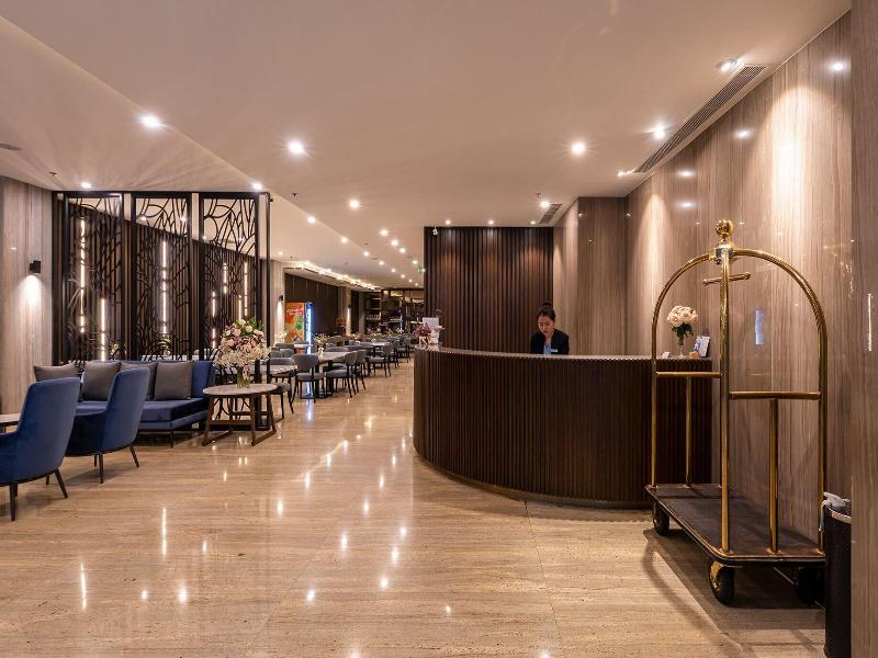 Nhat Ha Lavish Hotel image