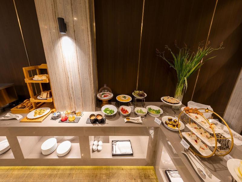 Nhat Ha Lavish Hotel image