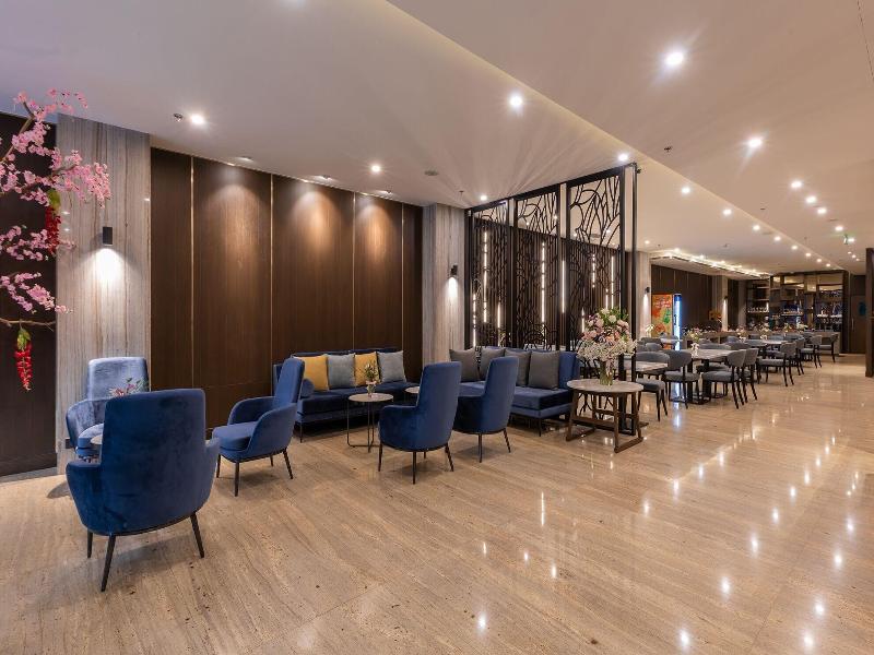 Nhat Ha Lavish Hotel image