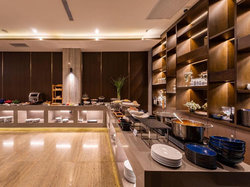 Nhat Ha Lavish Hotel image