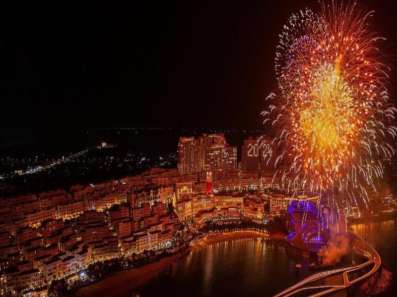 Luna Sol Sunset Firework Signature image