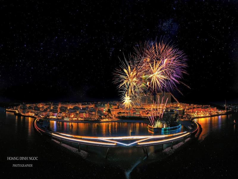 Luna Sol Sunset Firework Signature image