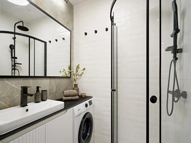 Easy Stay Apartments image