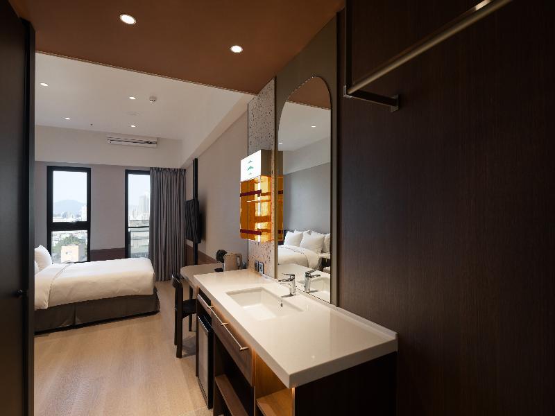Boutech Hotel Banqiao Yellowstone image