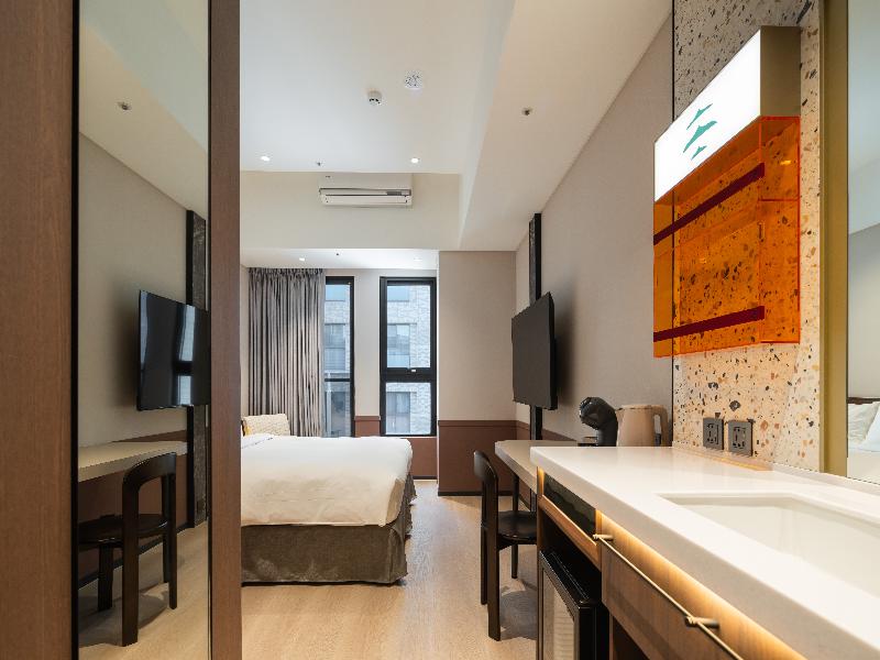 Boutech Hotel Banqiao Yellowstone image