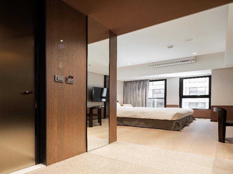 Boutech Hotel Banqiao Yellowstone image