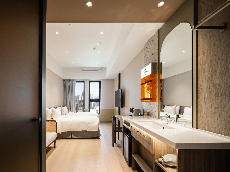 Boutech Hotel Banqiao Yellowstone image