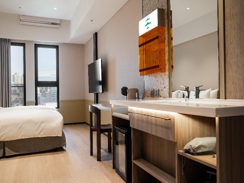 Boutech Hotel Banqiao Yellowstone image