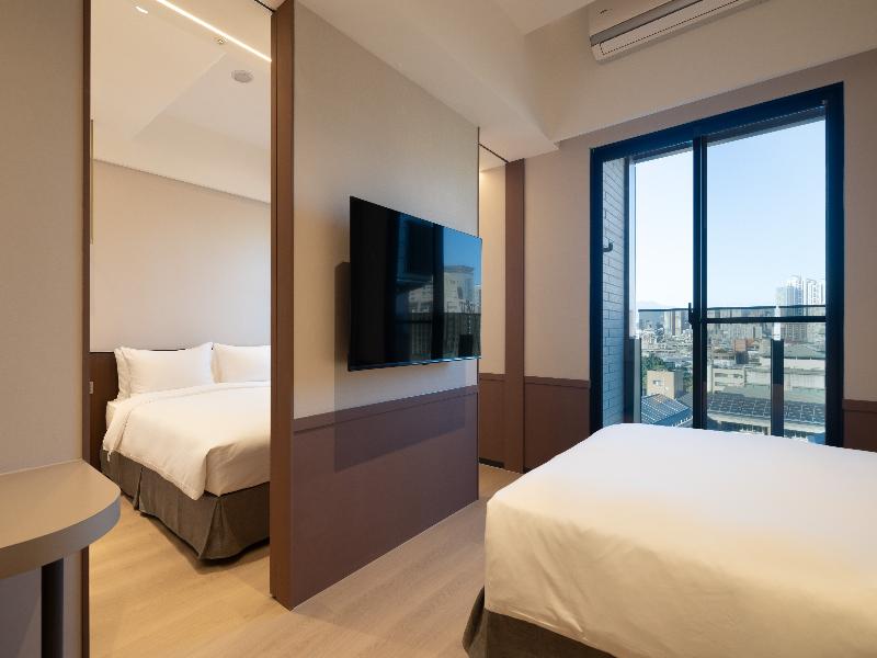 Boutech Hotel Banqiao Yellowstone image