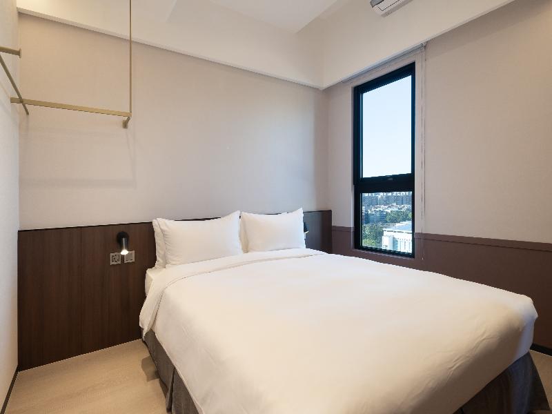 Boutech Hotel Banqiao Yellowstone image