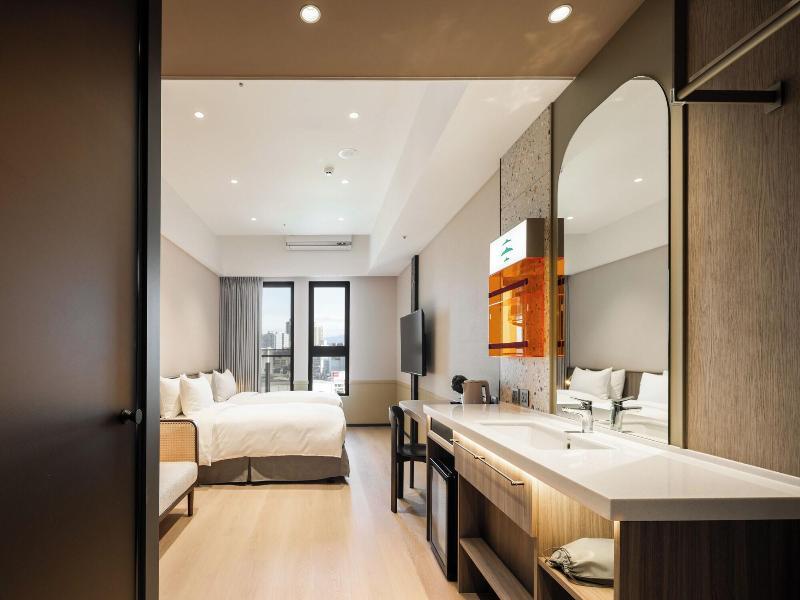 Boutech Hotel Banqiao Yellowstone image