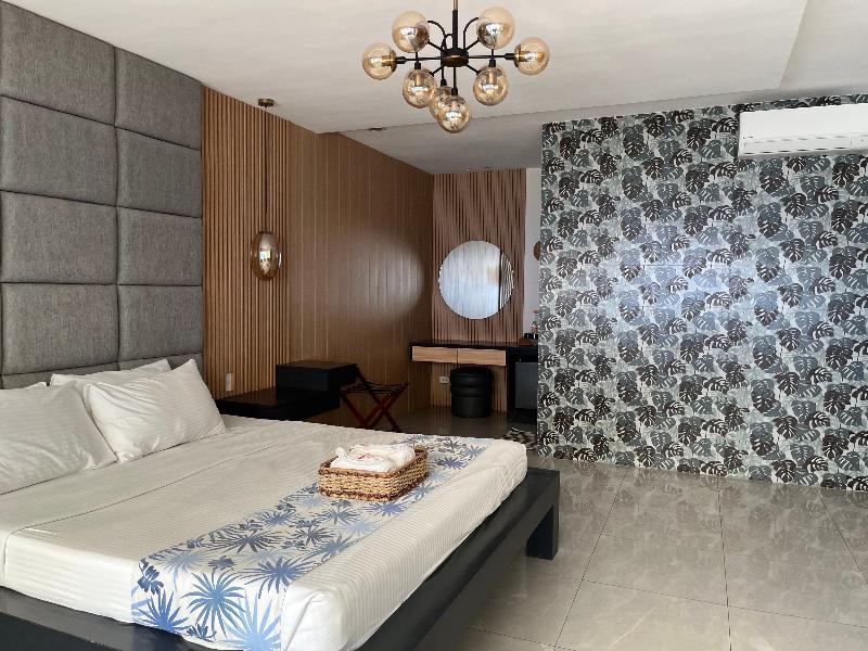 Puerto Del Sol Beach Resort And Hotel Club