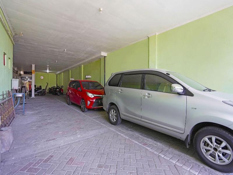 Oyo Life 91670 Mannsur Homestay Syariah image