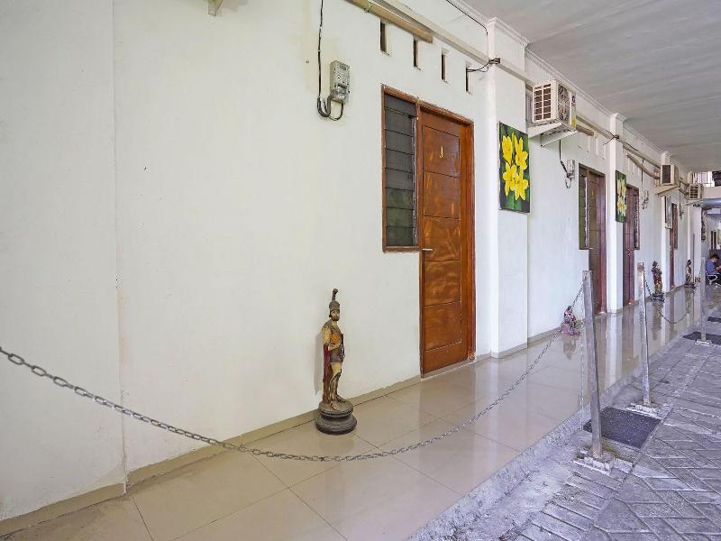 Oyo Life 91670 Mannsur Homestay Syariah image