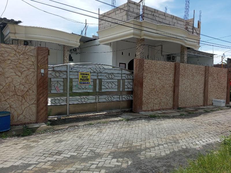 Oyo Life 92543 Ratu Sakti Residence