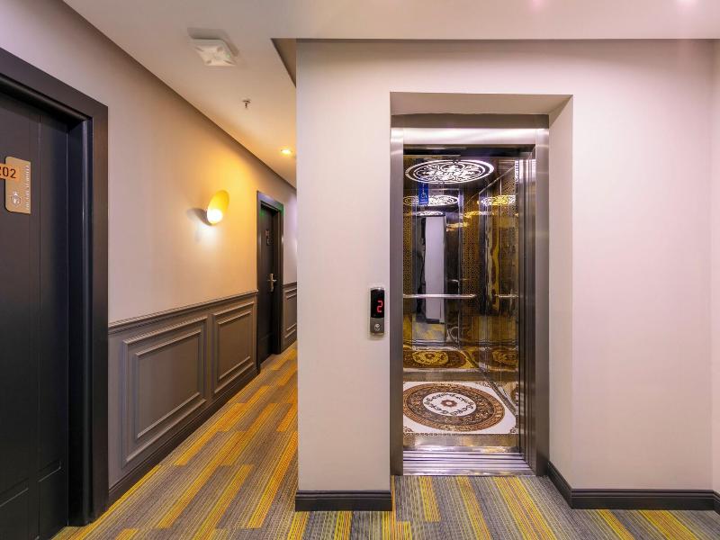 The Great Airport Hotel image