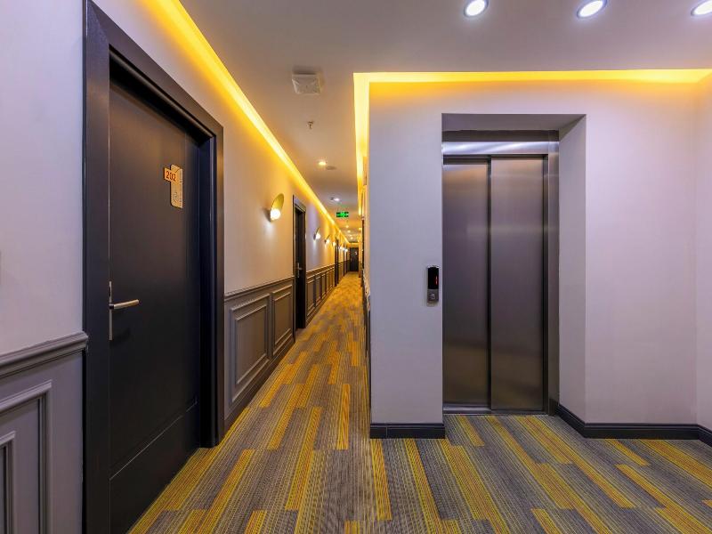The Great Airport Hotel image