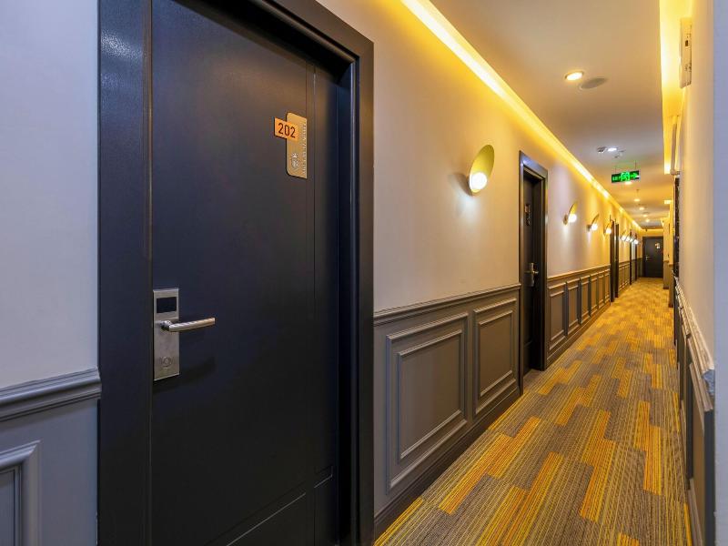 The Great Airport Hotel image