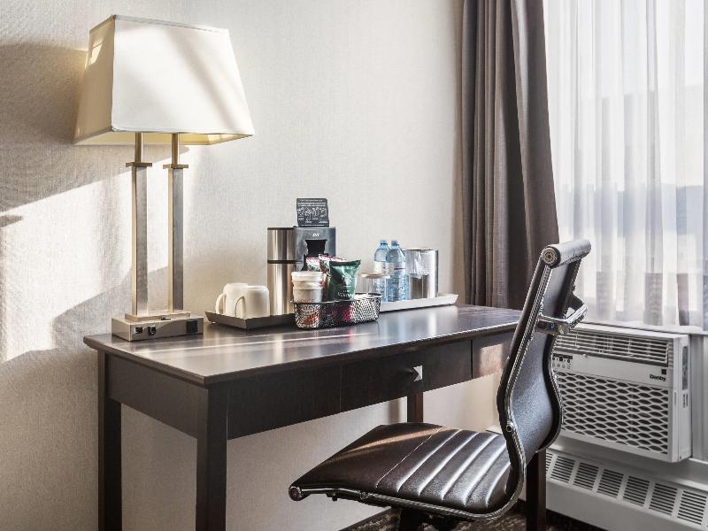 Radisson Hotel & Conference Centre West Edmonton image