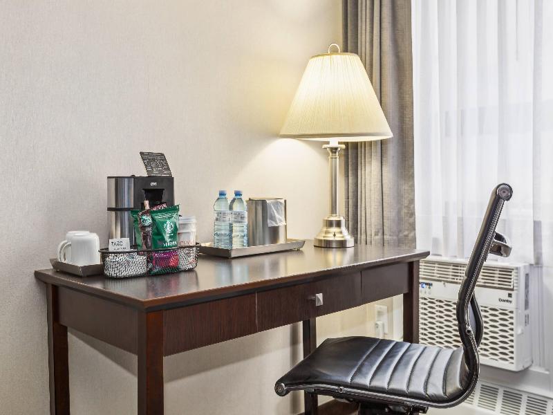 Radisson Hotel & Conference Centre West Edmonton image