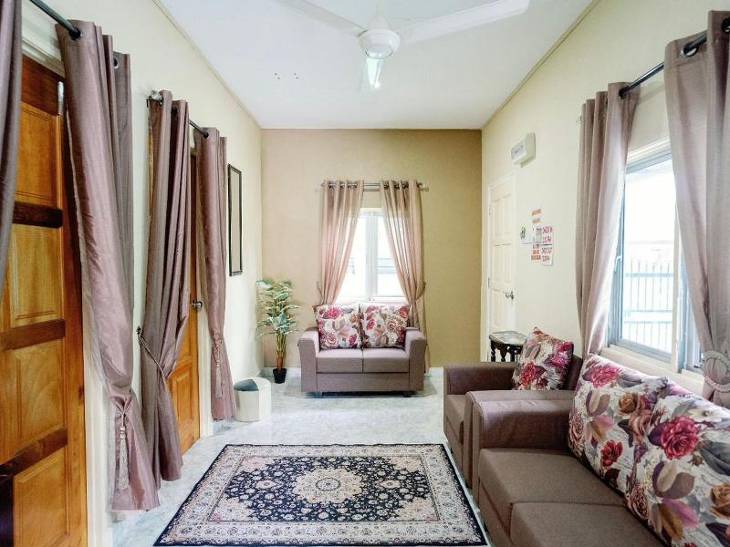 Oyo 91271 Cik Ein Homestay image