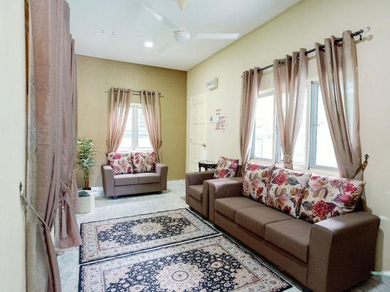 Oyo 91271 Cik Ein Homestay image