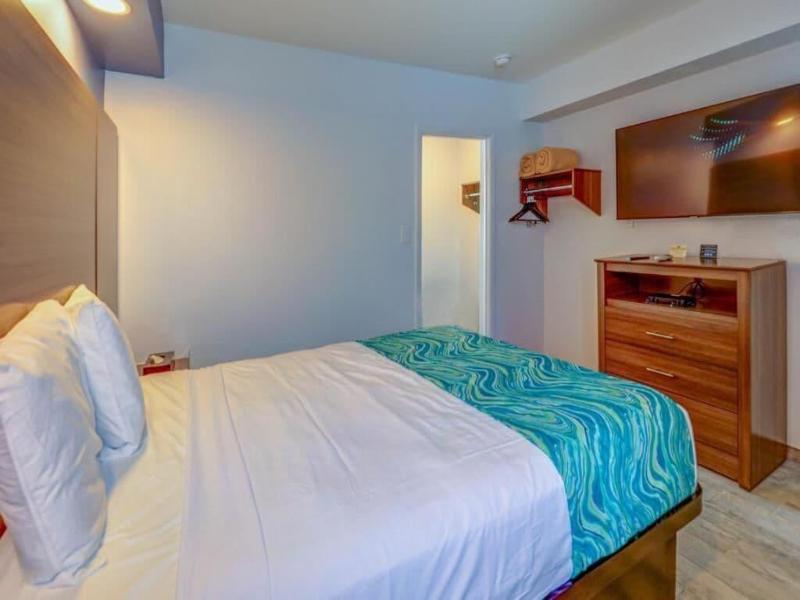 Le Voyageur Motel image