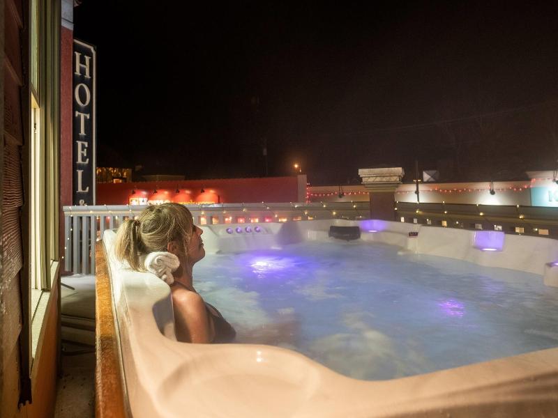 Kaslo Hotel
