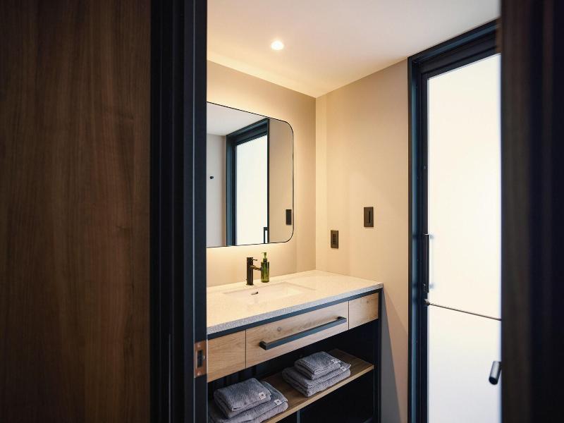 Base Layer Hotel Nagoya Nishiki image
