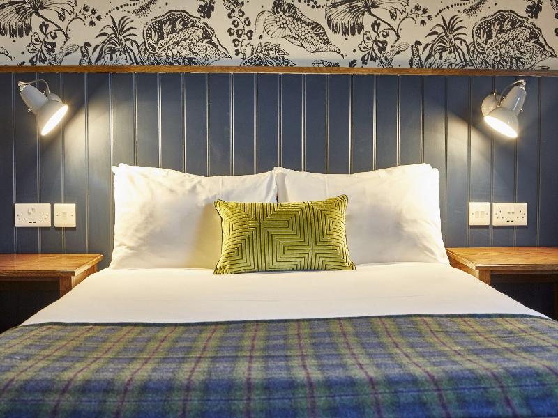 Swan Hotel By Greene King Inns image