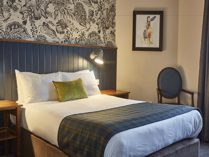 Swan Hotel By Greene King Inns image