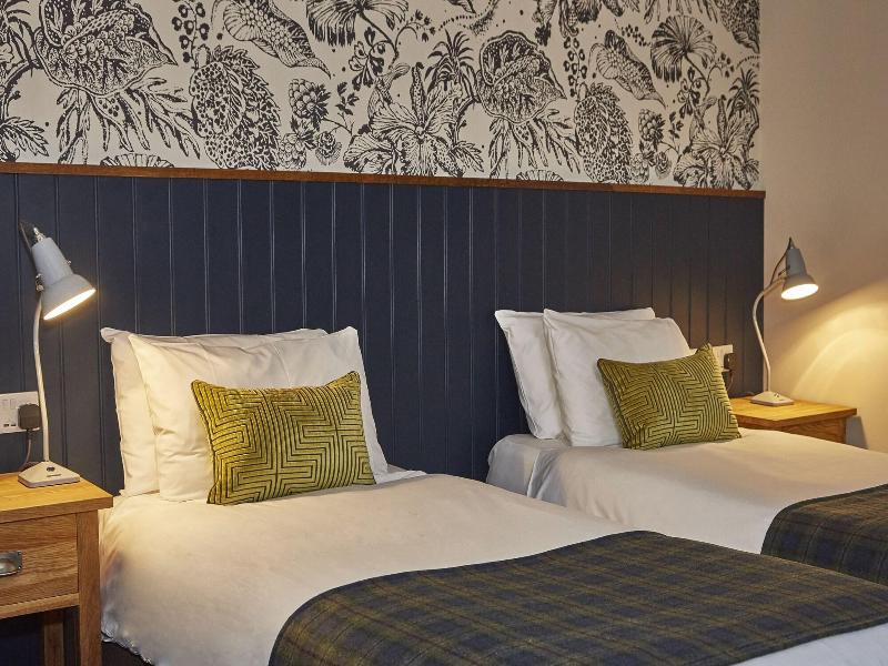 Swan Hotel By Greene King Inns image