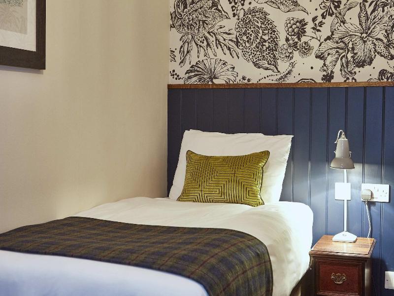 Swan Hotel By Greene King Inns image
