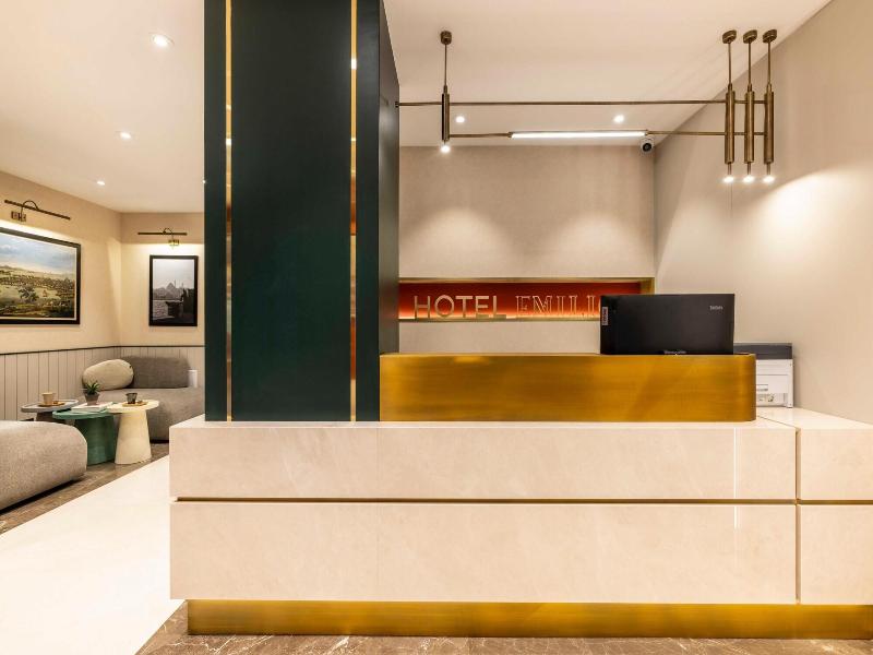 Emilion Hotel image