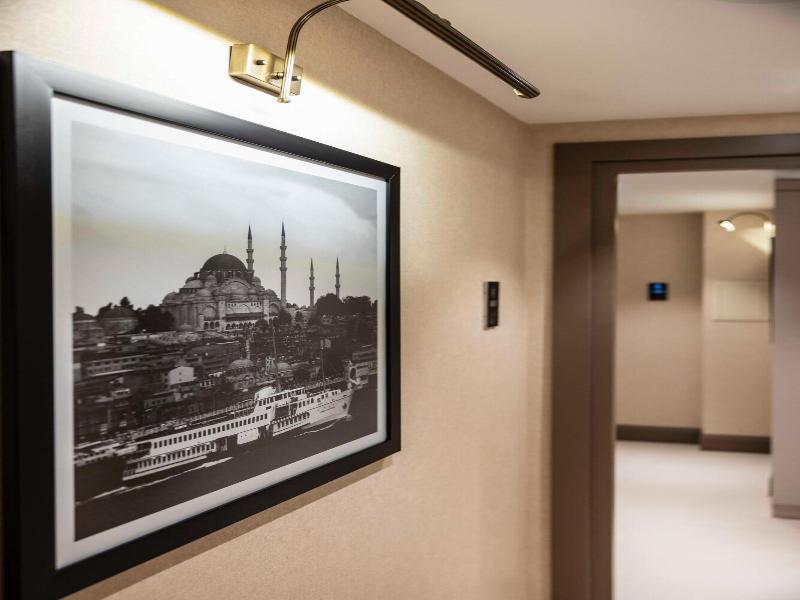 Emilion Hotel image
