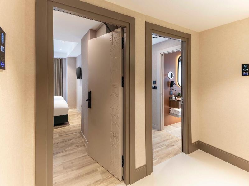 Emilion Hotel image